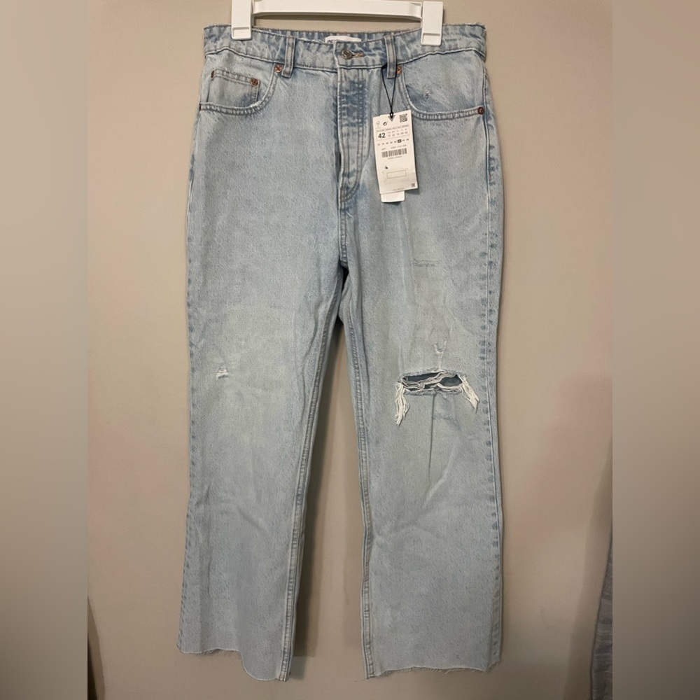 Zara New With Tags Button Fly Jeans.